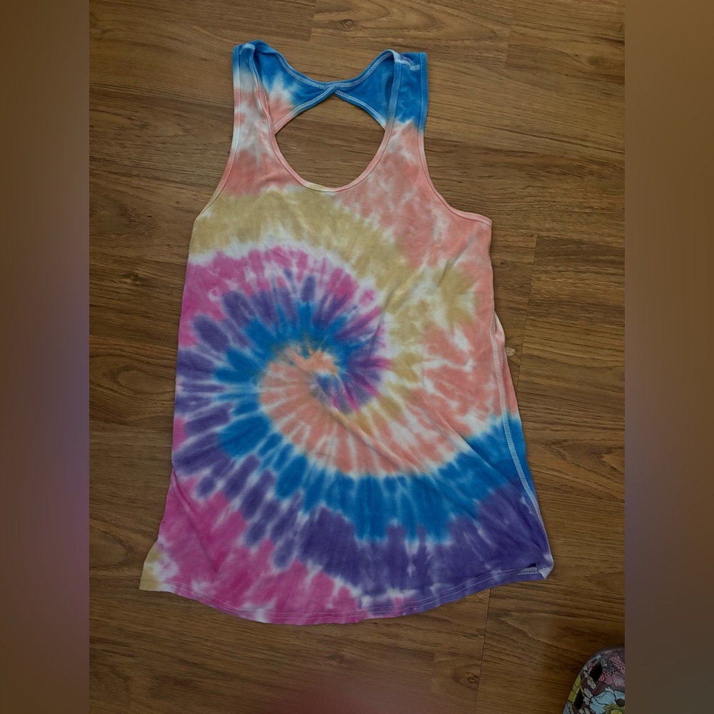 ZYIA Vibrant Swirl Tank Top